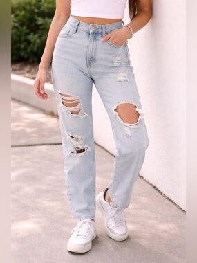 White Fable High-Waist Light Blue Distressed Boyfriend Jeans